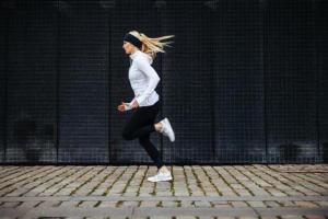 Беговые и прыжковые упражнения — эффективное средство подготовки к учебно-тренировочному занятию в различных видах спорта