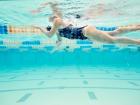 Где и как самостоятельно научиться плавать взрослому человеку?
